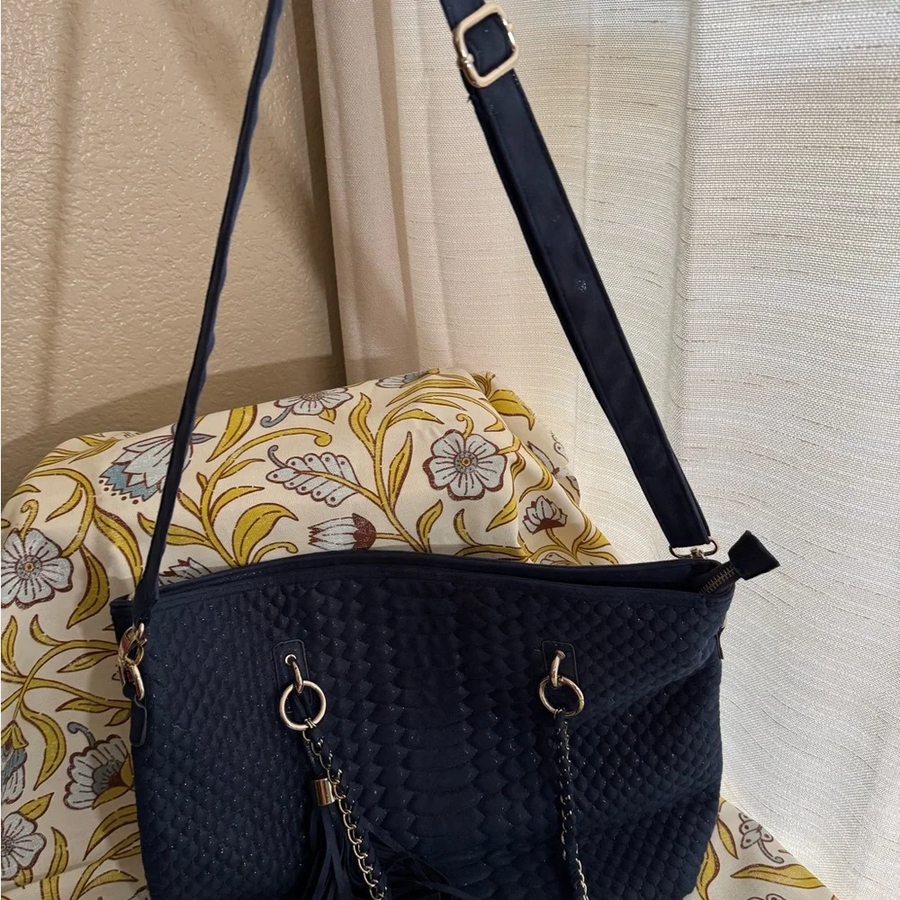 Chic Quilted Navy Tote with Chain Straps - Picture 3 of 6